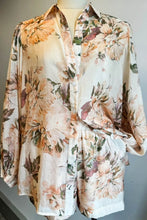 Load image into Gallery viewer, Laana Floral Shirt &amp; Shorts Set
