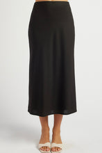 Load image into Gallery viewer, Arden Linen Blend Midi Skirt Black
