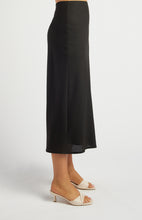 Load image into Gallery viewer, Arden Linen Blend Midi Skirt Black
