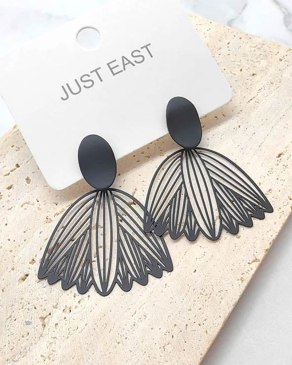 Jarama Black Earrings