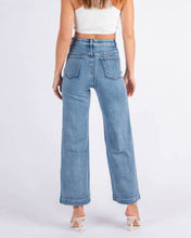 Load image into Gallery viewer, Sofila Wide Leg Jeans
