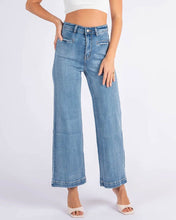 Load image into Gallery viewer, Sofila Wide Leg Jeans Mid Wash
