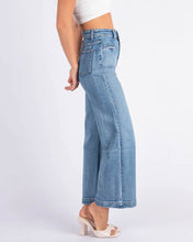 Load image into Gallery viewer, Sofila Wide Leg Jeans Mid Wash
