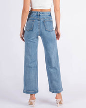 Load image into Gallery viewer, Sofila Wide Leg Jeans Mid Wash
