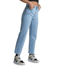 Load image into Gallery viewer, Abrand Venice Straight Jeans Walk Away
