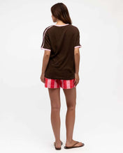 Load image into Gallery viewer, Effy Contrast Tee Choc Pink Paper Heart
