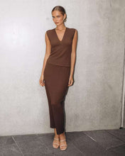 Load image into Gallery viewer, Bubble V Neck Top Chocolate
