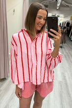 Load image into Gallery viewer, Fine Pin Stripe Cotton Shorts
