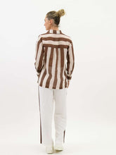 Load image into Gallery viewer, Worthier Faye Linen Shirt Chocolate Cream
