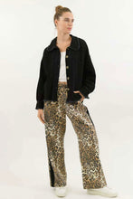 Load image into Gallery viewer, Worthier Cropped Waffle Shacket Black
