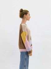 Load image into Gallery viewer, Worthier Colour Block Knit Jumper Lilac
