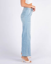 Load image into Gallery viewer, Evie Wide Leg Jeans

